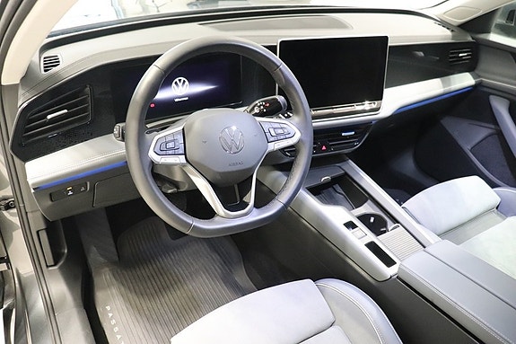 Volkswagen Passat 9 of 12