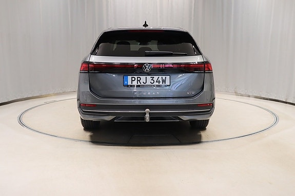 Volkswagen Passat 5 of 5
