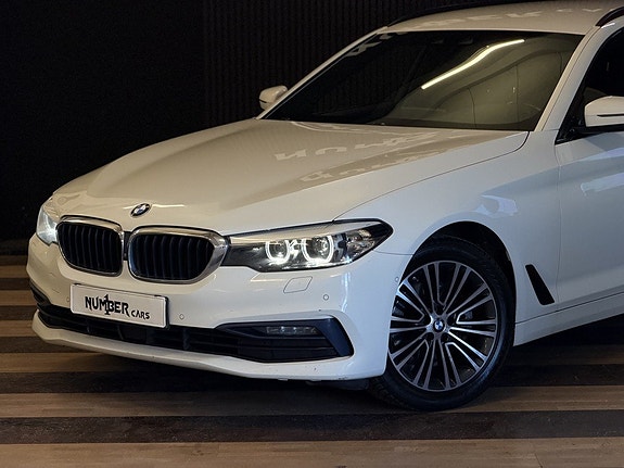 BMW 520d 2 of 5