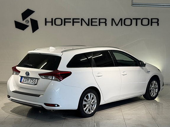 Toyota Auris 5 of 19