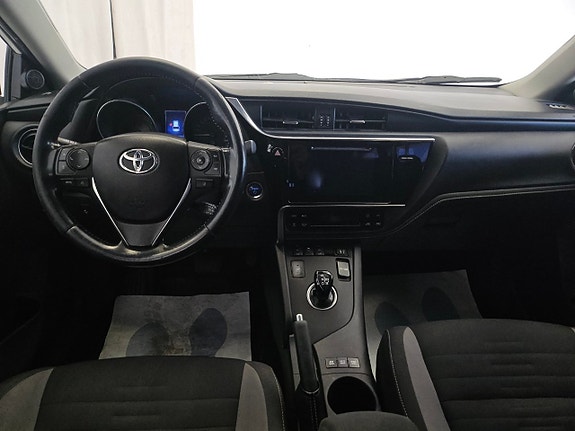 Toyota Auris 12 of 19