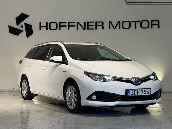 Toyota Auris 2 of 19