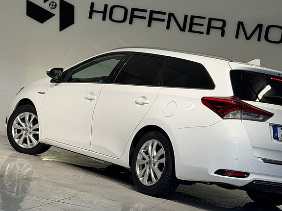Toyota Auris 10 of 19