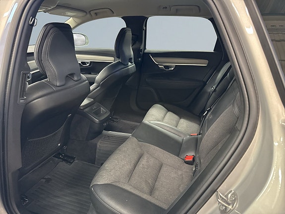Volvo V90 Cross Country 13 of 20