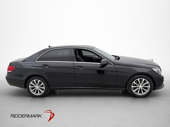 Mercedes-Benz E220 9 of 30