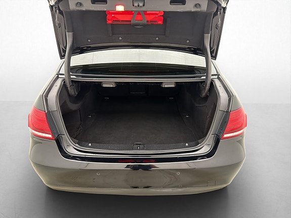Mercedes-Benz E220 27 of 30