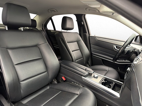 Mercedes-Benz E220 24 of 30