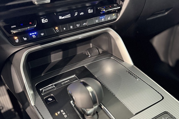 Mazda CX-60 14 of 16