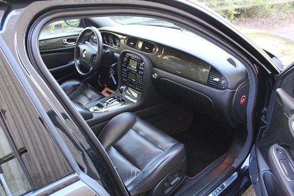 Jaguar XJR 13 of 14