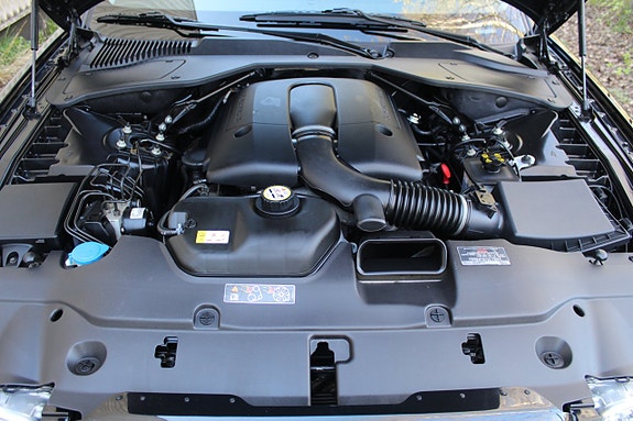 Jaguar XJR 9 of 14