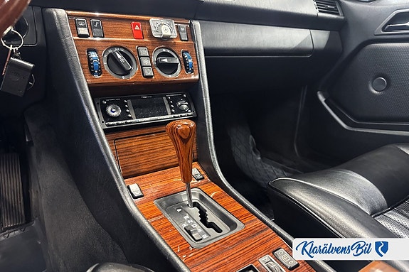 Mercedes-Benz 230 10 of 17