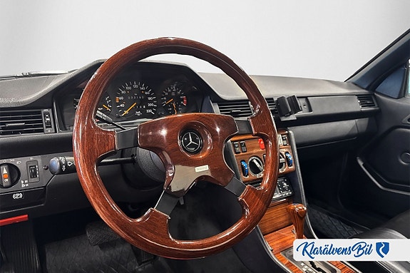 Mercedes-Benz 230 6 of 17