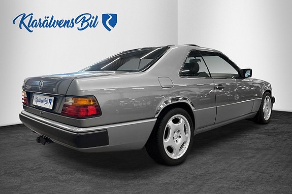 Mercedes-Benz 230 12 of 17