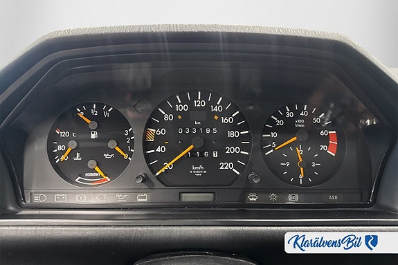 Mercedes-Benz 230 9 of 17
