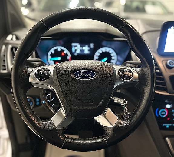 Ford Transit Connect 13 of 25