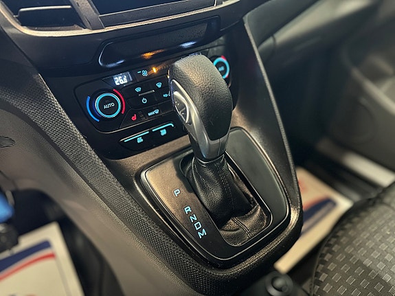 Ford Transit Connect 11 of 25
