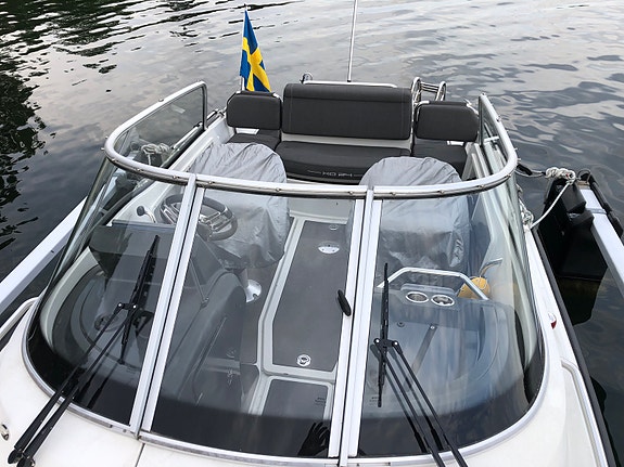XO 240 RS/IO, Yanmar 6BY3-260/ZT370 6 of 14