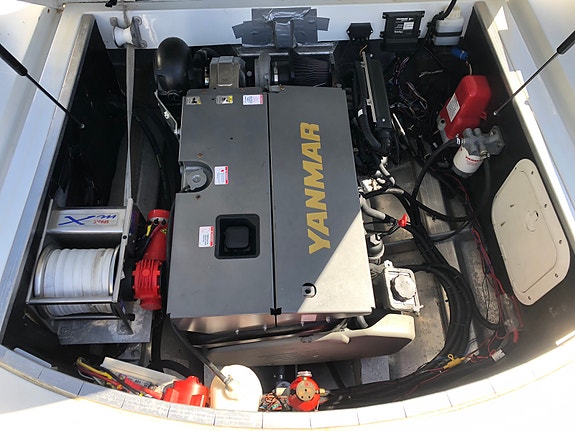 XO 240 RS/IO, Yanmar 6BY3-260/ZT370 9 of 14
