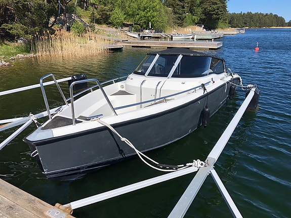 XO 240 RS/IO, Yanmar 6BY3-260/ZT370 2 of 5