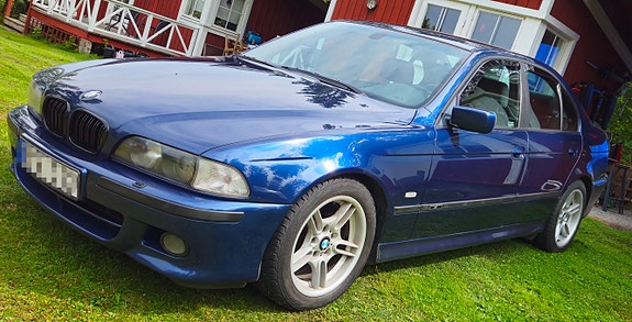 BMW 523i 2 of 15