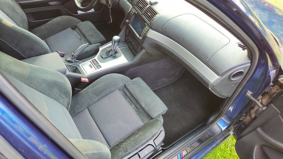 BMW 523i 11 of 15