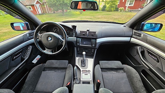 BMW 523i 13 of 15