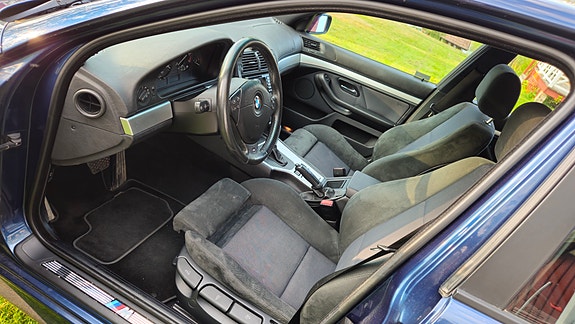 BMW 523i 9 of 15
