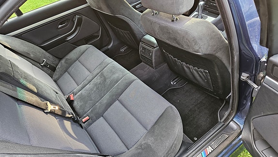 BMW 523i 12 of 15
