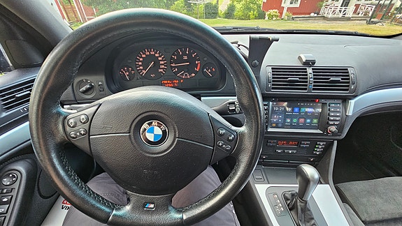 BMW 523i 15 of 15
