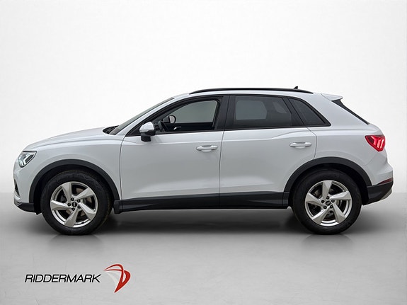 Audi Q3 2 of 5