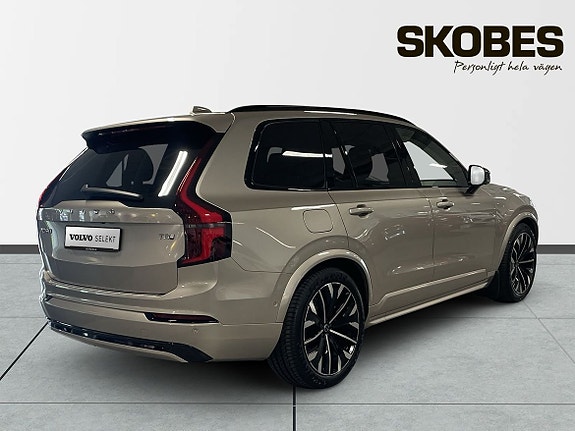 Volvo XC90 7 of 20