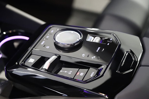 BMW 530e 13 of 15