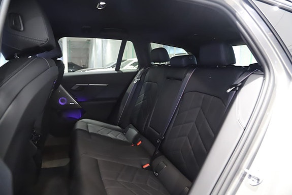 BMW 530e 15 of 15