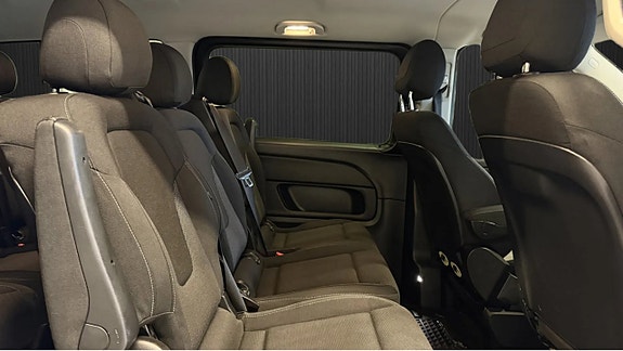 Mercedes-Benz V220 15 of 16