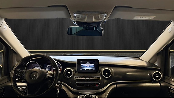 Mercedes-Benz V220 7 of 16