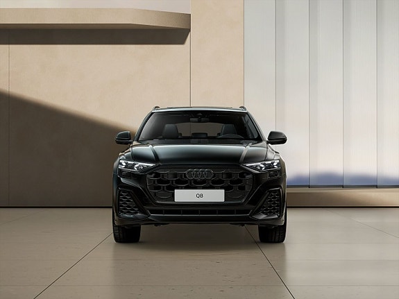 Audi Q8 2 of 5
