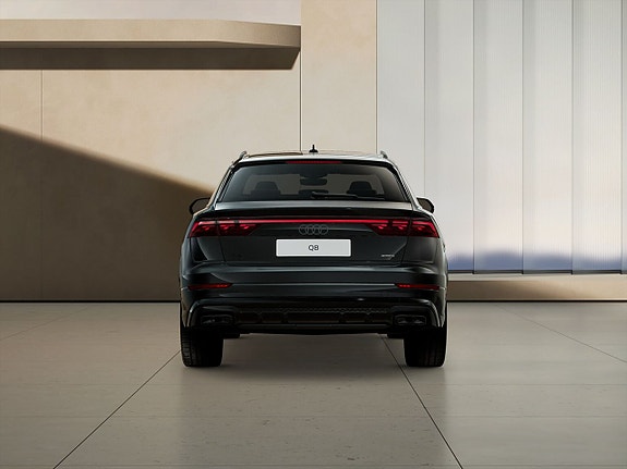 Audi Q8 4 of 5