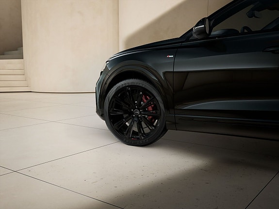 Audi Q8 6 of 9