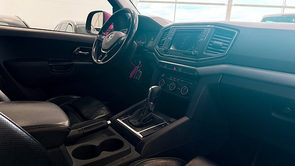 Volkswagen Amarok 11 of 22
