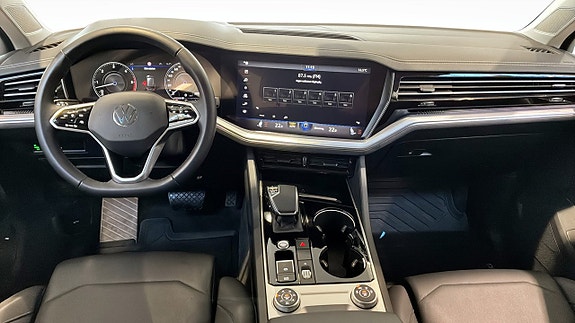 Volkswagen Touareg 4 of 5
