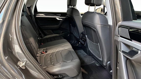 Volkswagen Touareg 5 of 5