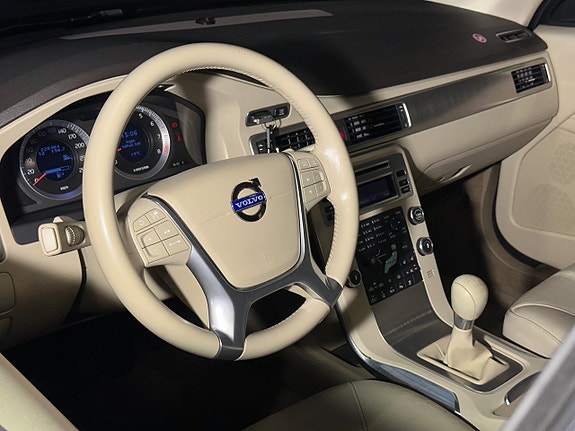 Volvo S80 9 of 18