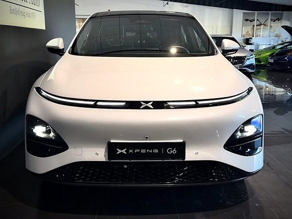 XPeng G6 2 of 18