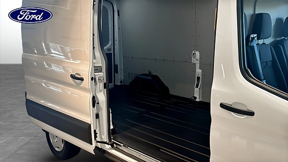 Ford Transit 9 of 9