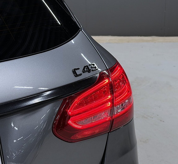 Mercedes-Benz C43 15 of 20