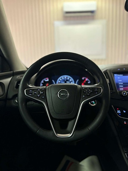 Opel Insignia 12 of 23