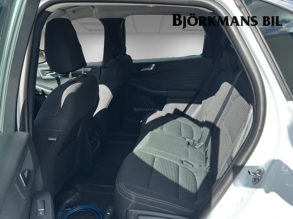 Ford Kuga 9 of 14