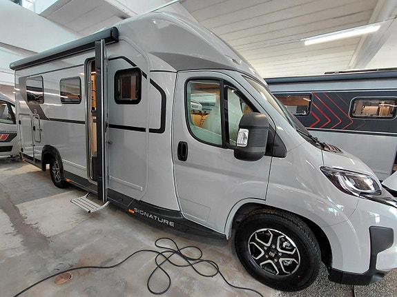 Bürstner Signature / SFT 7.5 (drop-down) 180 hk aut, stort garage med mer! 3 of 17