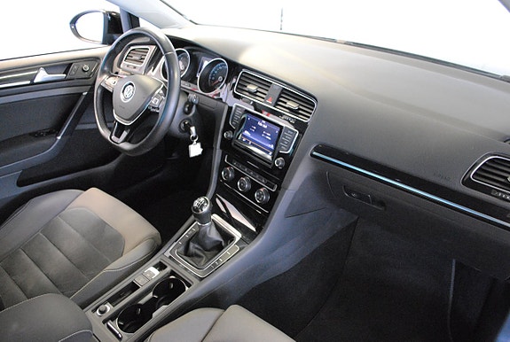 Volkswagen Golf VII 5 of 7