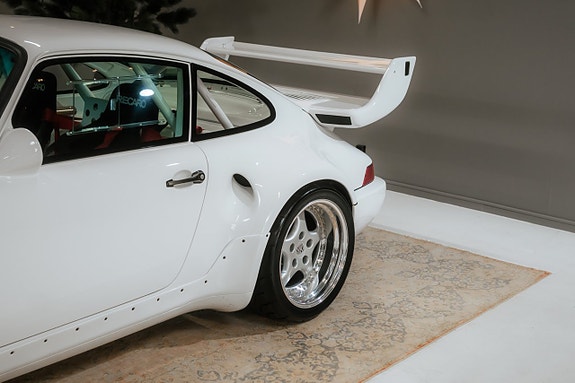 Porsche 911 Turbo 4 of 5